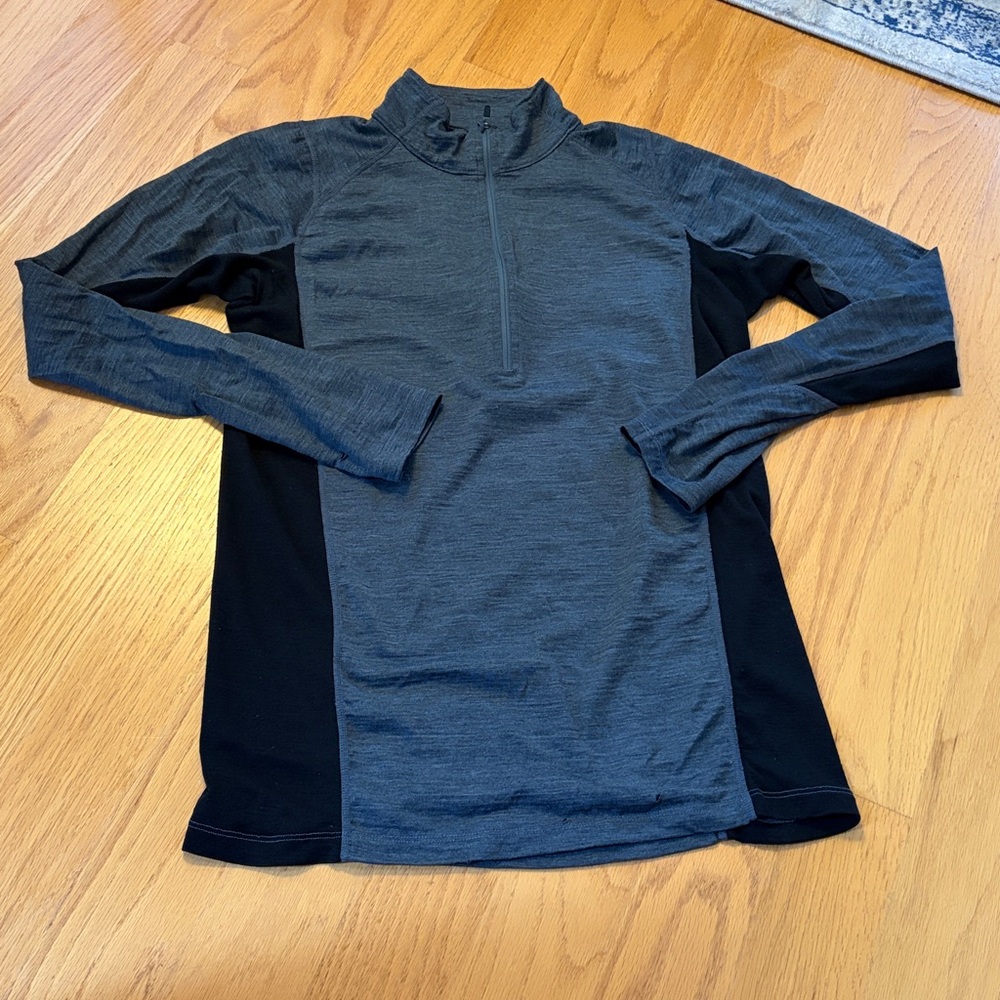 Ibex Women’s Gray/Black Quarter Zip Pullover Merino Wool Base Layer Size M
